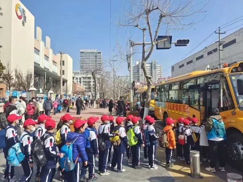 喜報(bào)！雙項(xiàng)國家級榮譽(yù)加冕，溫馨校車為何是13萬家庭的安心之選？