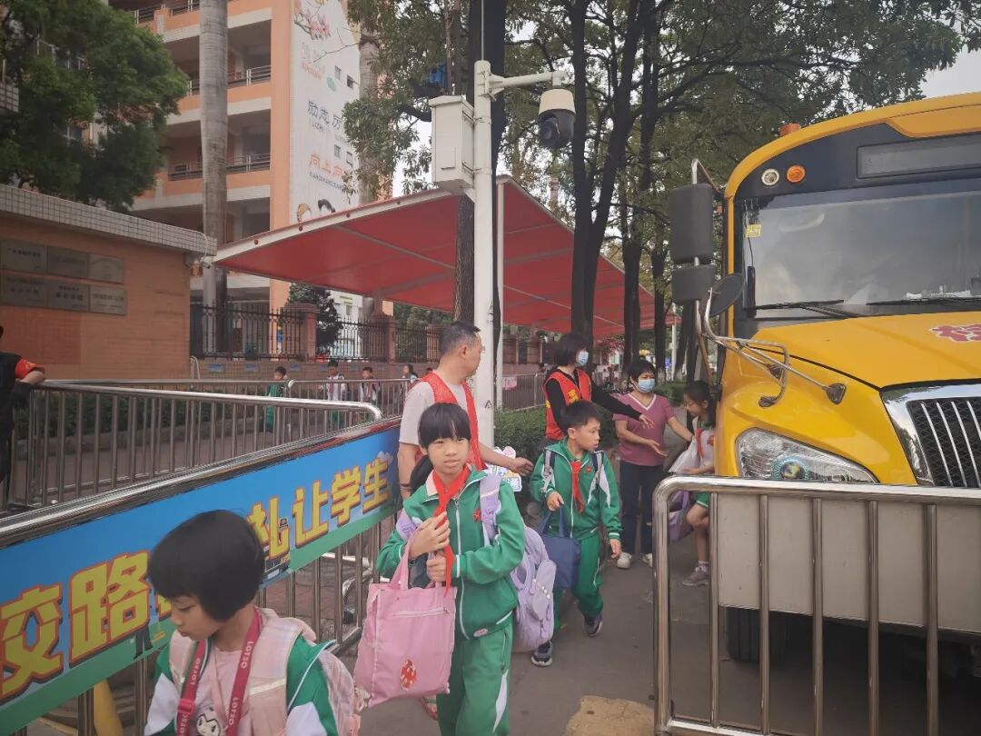 織密校車安全網 守護學子平安行