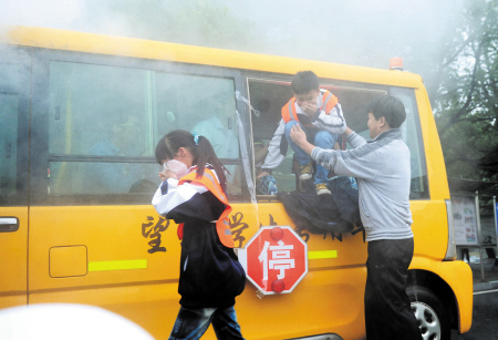 一場車禍引發的思考 為中國校車正名