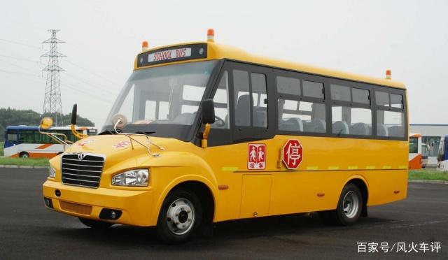 校車到底有多安全？無論哪種碰撞，校車都是“完勝”