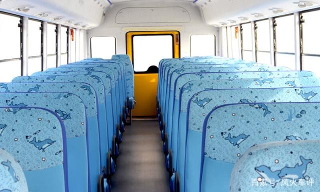 校車到底有多安全？無論哪種碰撞，校車都是“完勝”