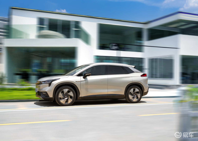 油價暴跌，燃油車限行取消！電動車的競爭力會就此喪失嗎？