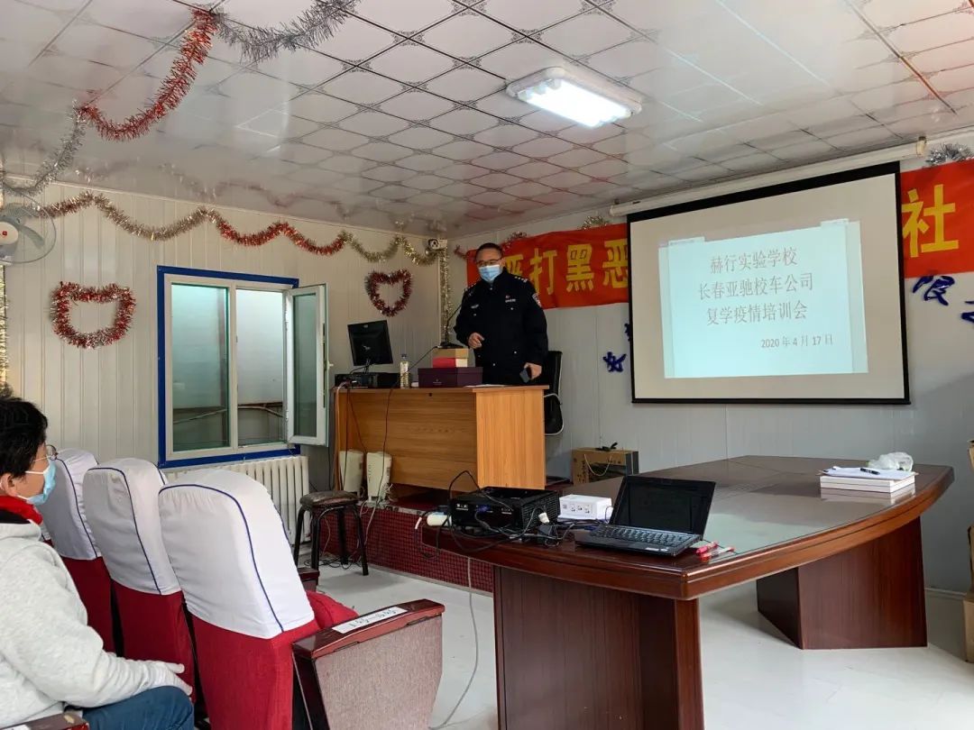 全省交警多策并舉 全力為中小學(xué)生開學(xué)保駕護(hù)航