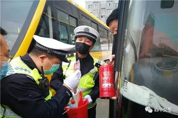 全省交警多策并舉 全力為中小學(xué)生開學(xué)保駕護(hù)航
