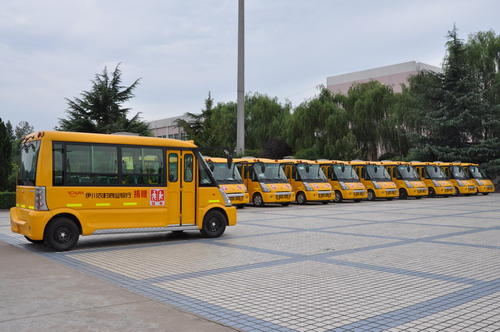 鹿邑縣教育系統(tǒng)舉行校車安全及法律知識培訓(xùn)