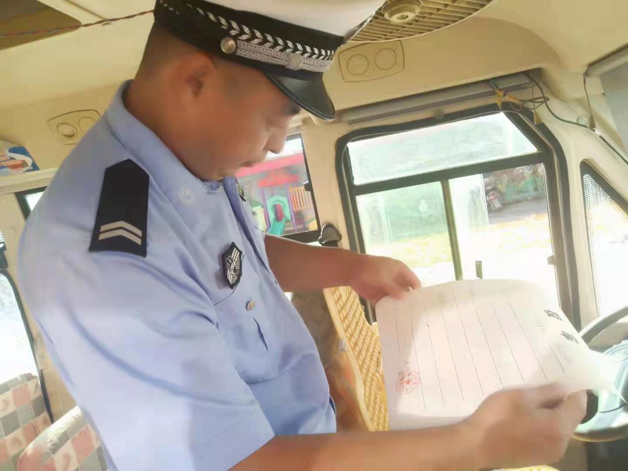 舞陽交警加強(qiáng)校車安全管理，確保校車“健康”運(yùn)營！