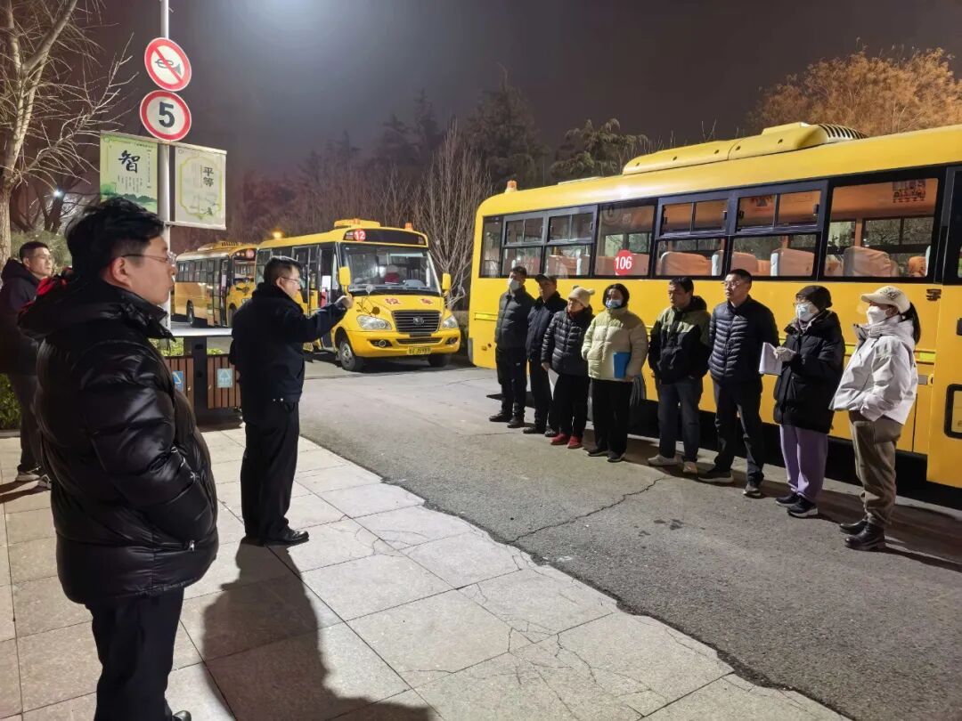 人文關(guān)懷|暖心校車進(jìn)校園 鋪就平安求學(xué)路