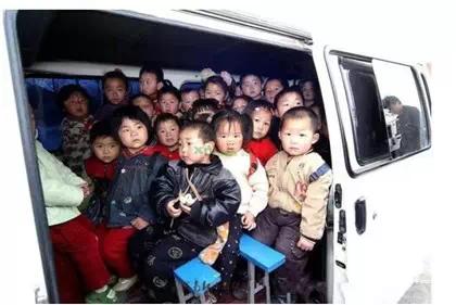 美國校車為什么安全性更高？