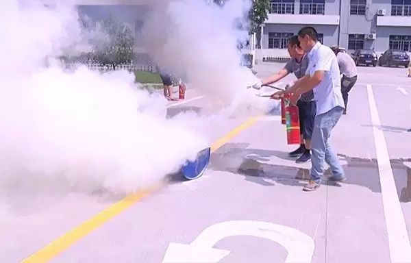 校車突發(fā)事故？浙江諸暨浣東街道中心學校來演練