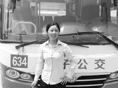 酷暑高溫，校車解決了18輛普通公交車的困境