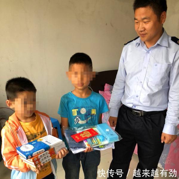 元旦后首個(gè)工作日，南京校車(chē)司機(jī)再次為貧困學(xué)生送上愛(ài)心