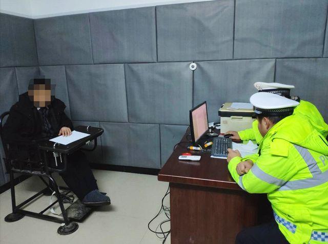 【警事】王英校車公司負(fù)責(zé)人二次無證駕駛被行拘