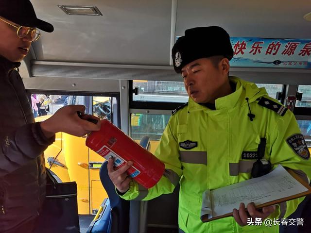 強化校車檢查，筑牢安全防線，“校車安全”這根弦堅決不能松！