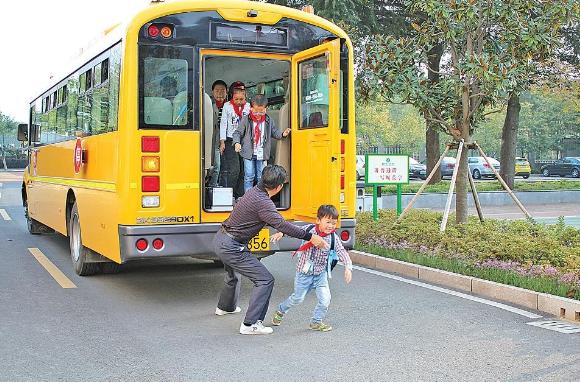 校車安全問題再入眼簾！孩子安全問題何時解決？