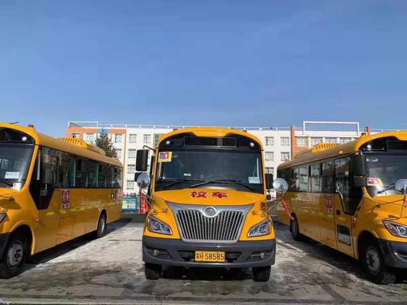 內蒙古錫林浩特：12條定制專線開通，這些小學、幼兒園校車“上崗”了