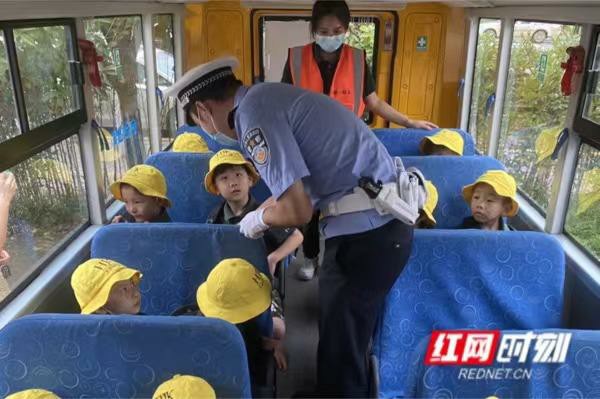 治頑記丨北斗系統巡校車、“一車一碼”查渣土車，科技助力長沙治頑