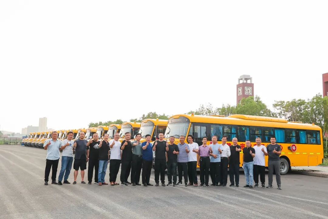 黃驊校車：把公益做成事業(yè)