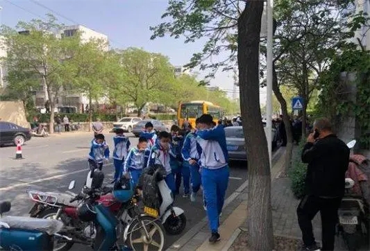 淄博博山區(qū)第六中學參加區(qū)春季校車應急演練活動
