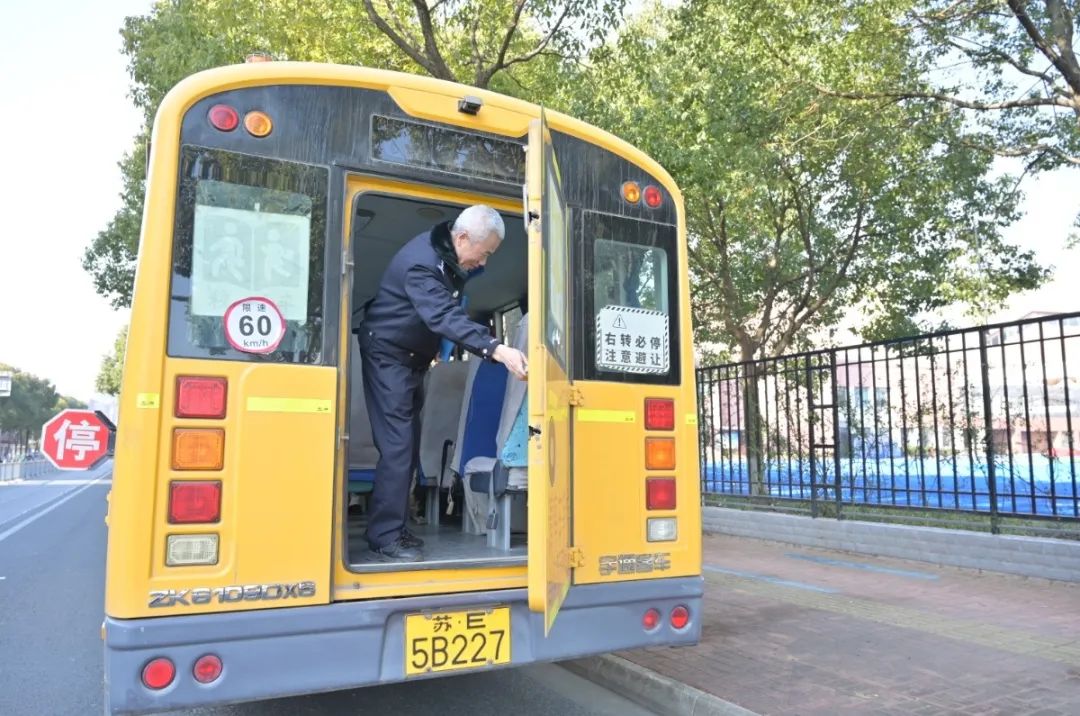 開學在即，姑蘇交警開展校車安全檢查