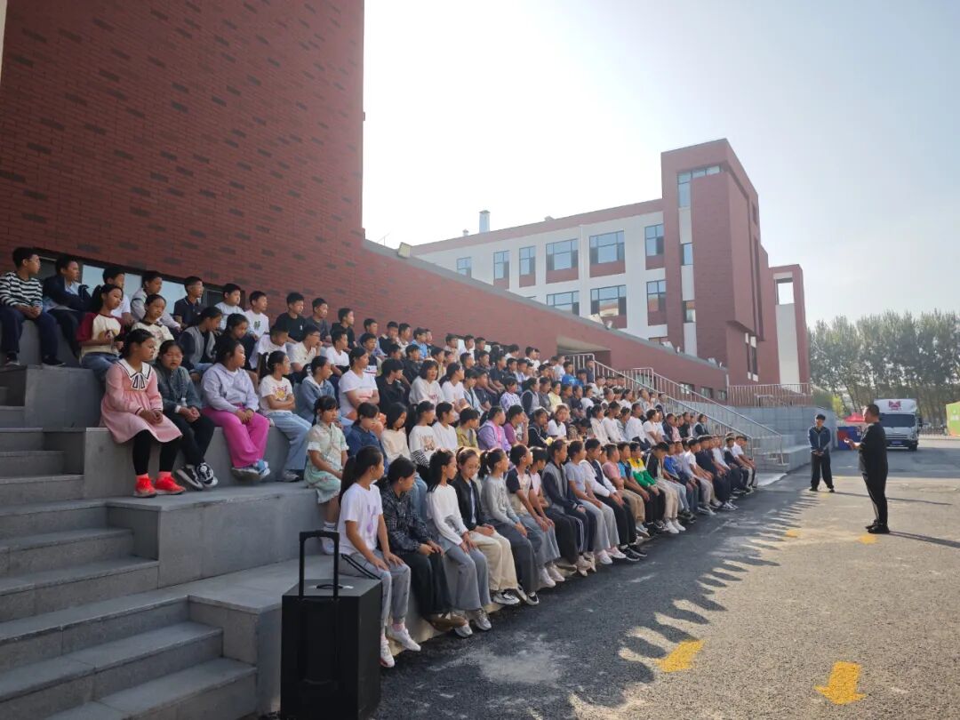 【朝氣沈北·陽照校園】筑牢安全防線！朝陽一校沈北分校校車安全演練守護(hù)學(xué)子出行路