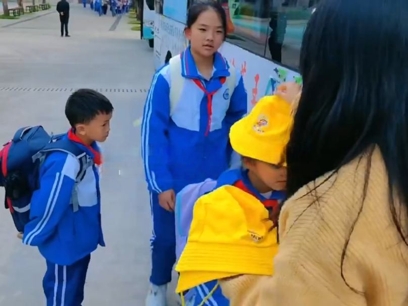 愛心護航：海清鄉鎮公益校車溫暖啟程！