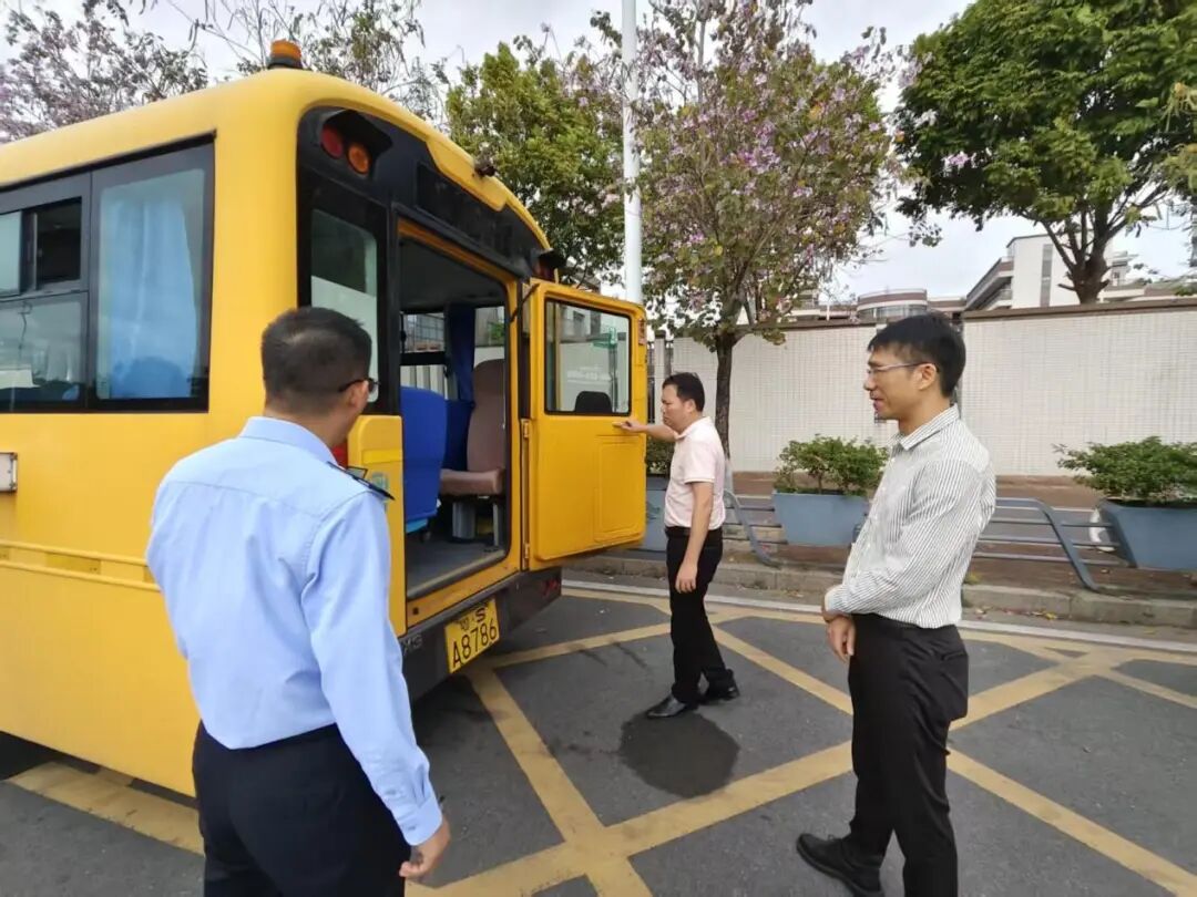 萬江街道開展2026年春季開學前校車安全集中檢驗工作