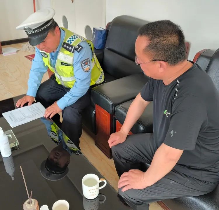 強(qiáng)化校車安全“大檢查”，擰緊校車出行“安全閥”