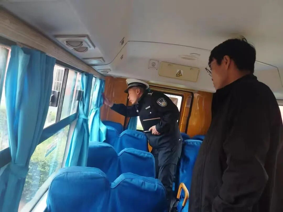 貞元中隊(duì)聯(lián)合多部門開展秋季校車安全專題培訓(xùn)