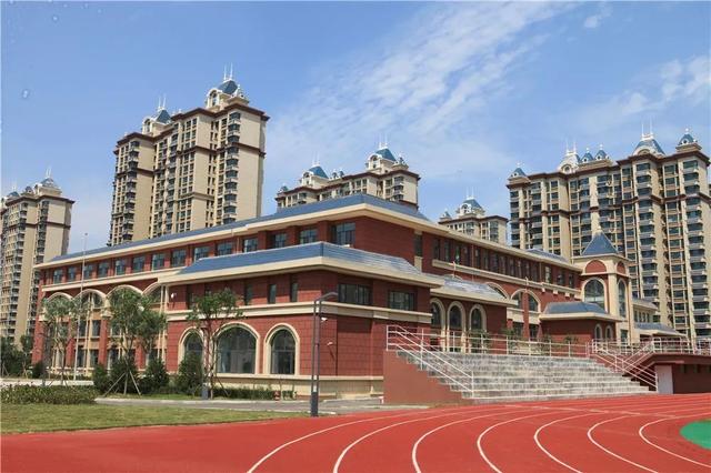 今年，歷城區(qū)9所新建學(xué)校、8所新建幼兒園啟用