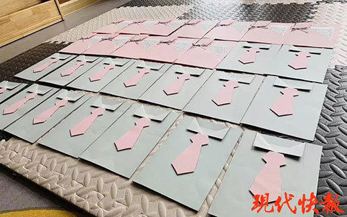 南京一幼兒園首開“婚禮課”，28個(gè)娃娃把老師“嫁”了！
