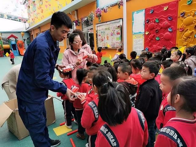 石樓消防走進幼兒園開展消防宣傳活動助推“119”消防宣傳月