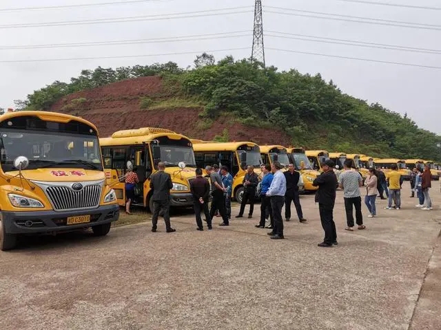 守校車管理底線，護學生生命安全