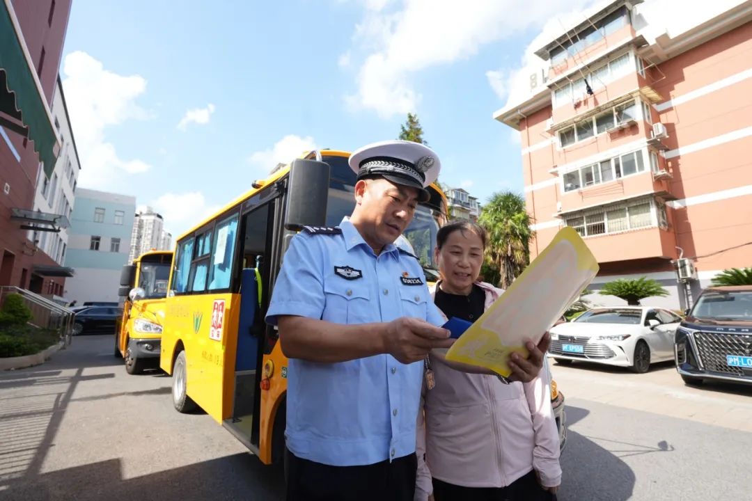 安全感拉滿的校車，看蜀黍如何“穩(wěn)穩(wěn)”拿捏！