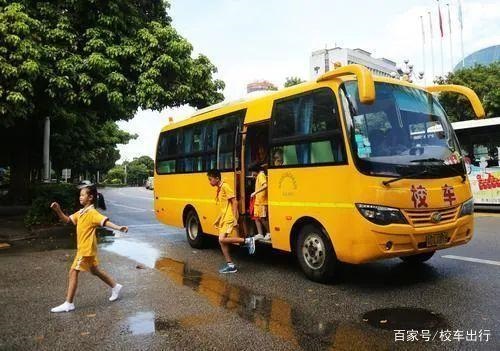 國內校車普及“任重而道遠”