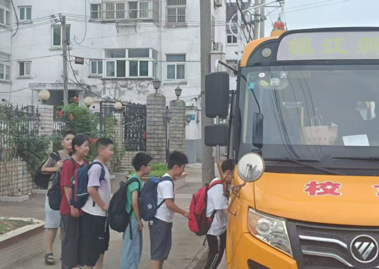 多部門(mén)聯(lián)動(dòng)護(hù)學(xué)！筑牢校車安全防線