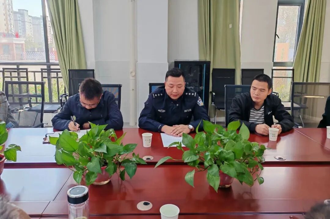 【玉桂校區(qū)】平安護(hù)航，筑牢安全防線！校車安全工作會(huì)暨駕駛員、照管員順利召開