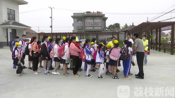 確保學(xué)生安全出行 贛榆打造“零補(bǔ)貼”校車模式