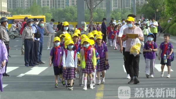 確保學(xué)生安全出行 贛榆打造“零補(bǔ)貼”校車模式